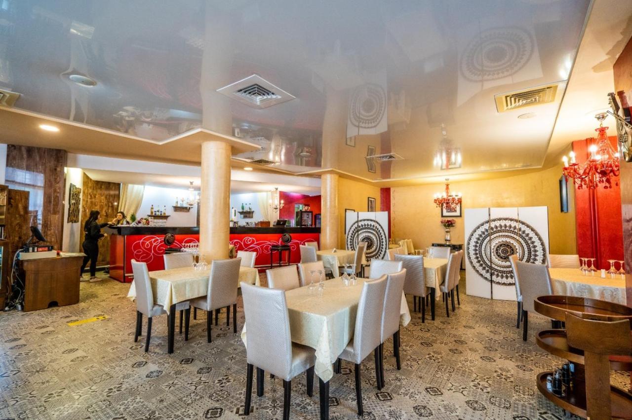 Hotel Tex Club Botosani Exterior photo