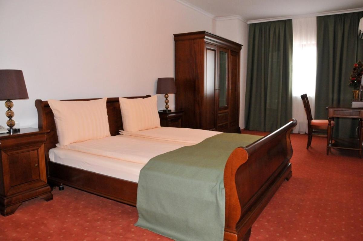 Hotel Tex Club Botosani Exterior photo