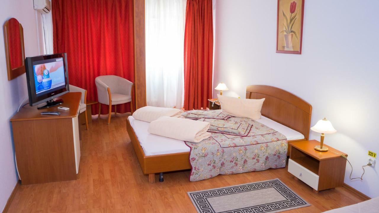 Hotel Tex Club Botosani Exterior photo
